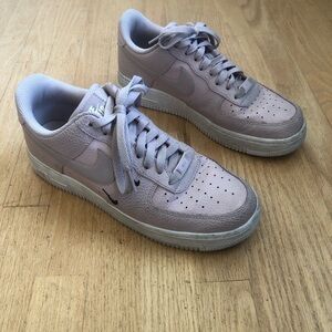 Nike pink Air Force 1’s 07 low essential platinum violet size 9